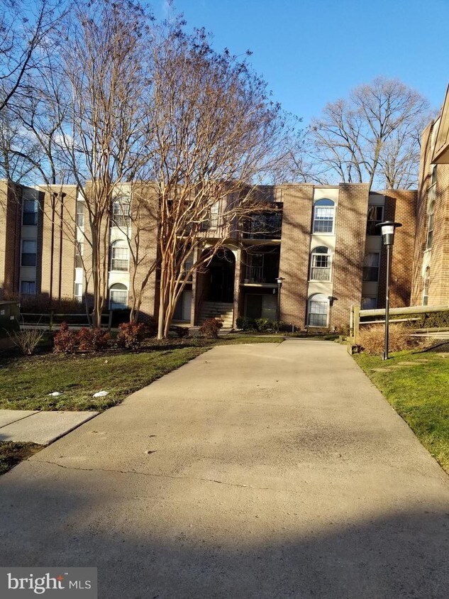 8304 Tobin Rd Unit 13, Annandale, VA 22003 Condo for Rent in