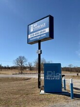 Building Photo - 15351 W Hwy 66