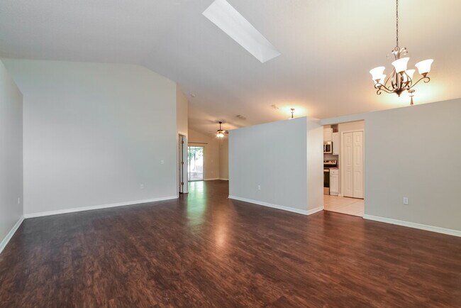 Foto del edificio - 2857 Aragon Terrace