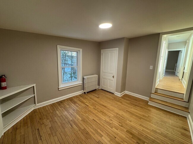 Foto del edificio - 331 W Front St