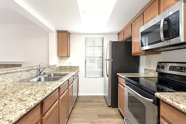 Building Photo - 14978 Avenida Venusto