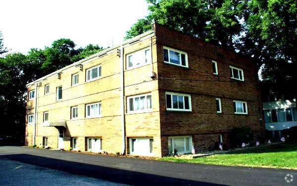 Foto principal - 18915 Hilliard Blvd