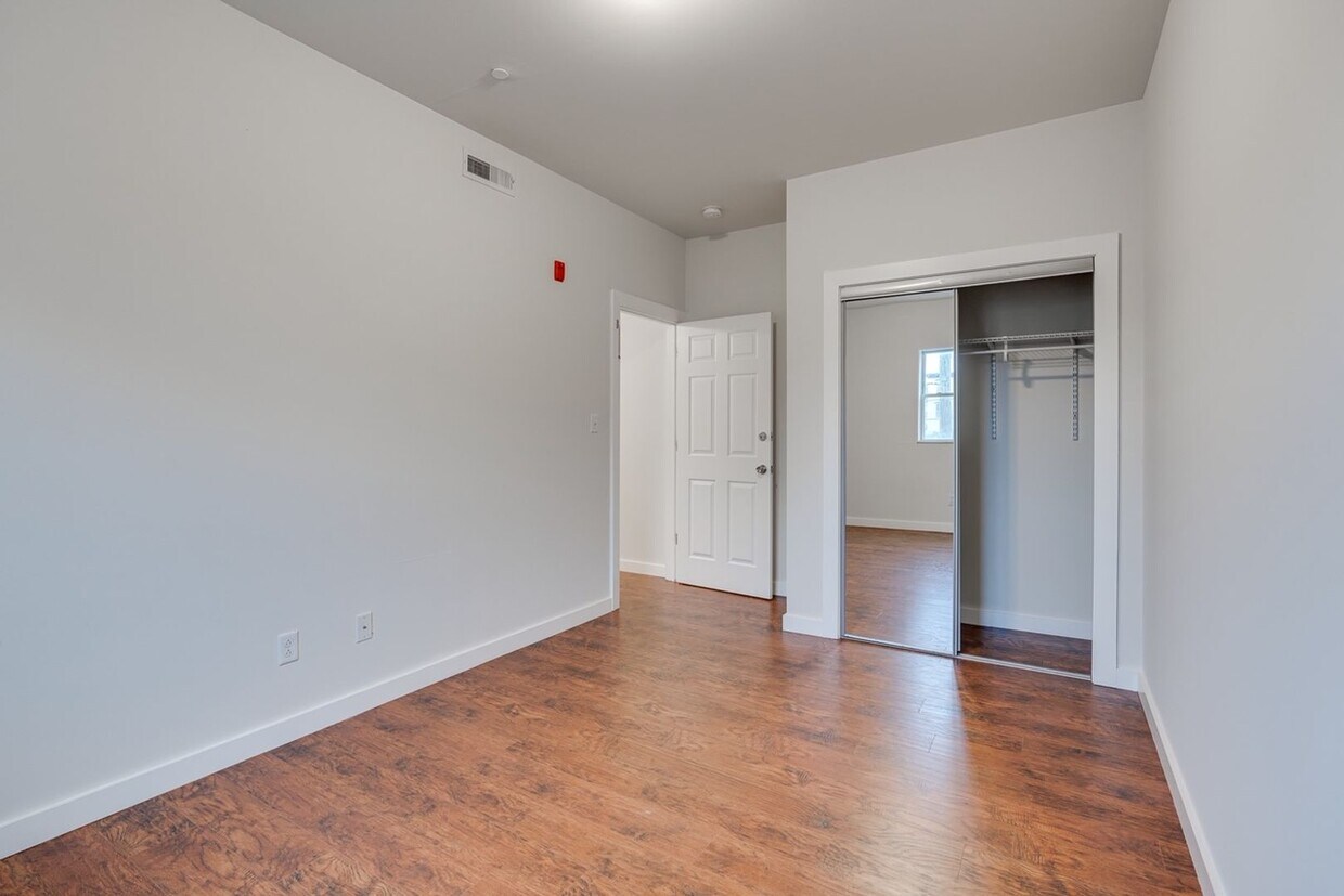Newly Renovated Temple Apartments - Newly Renovated Temple Apartments
