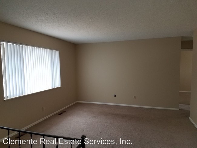 Building Photo - 4 br, 2 bath House - 4715 Debonair Circle