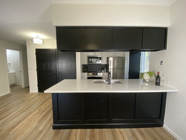 Building Photo - 1028 Minns Dr