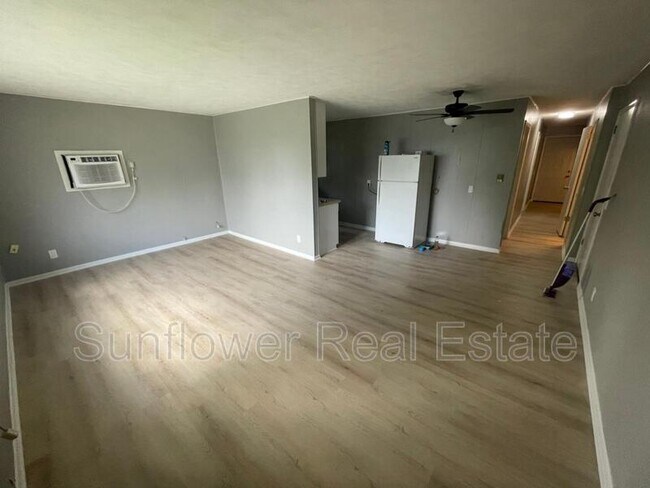 Foto del edificio - 822 E Vine St