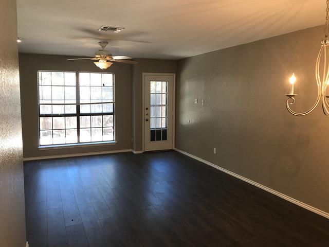 Foto del edificio - 7326 Kingswood Cir