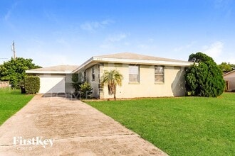 Building Photo - 839 Sherwood Dr