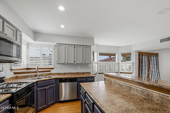 Foto del edificio - 1701 Dorothy Way