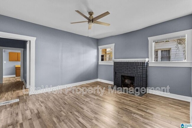 Building Photo - 1621 2nd Ct W