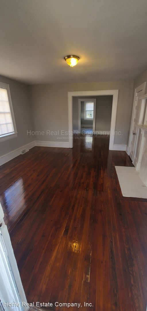 Foto del edificio - 2 br, 1 bath House - 2059 N. Cherry Street