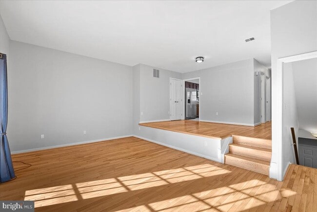 Building Photo - 2146 Golf Course Dr