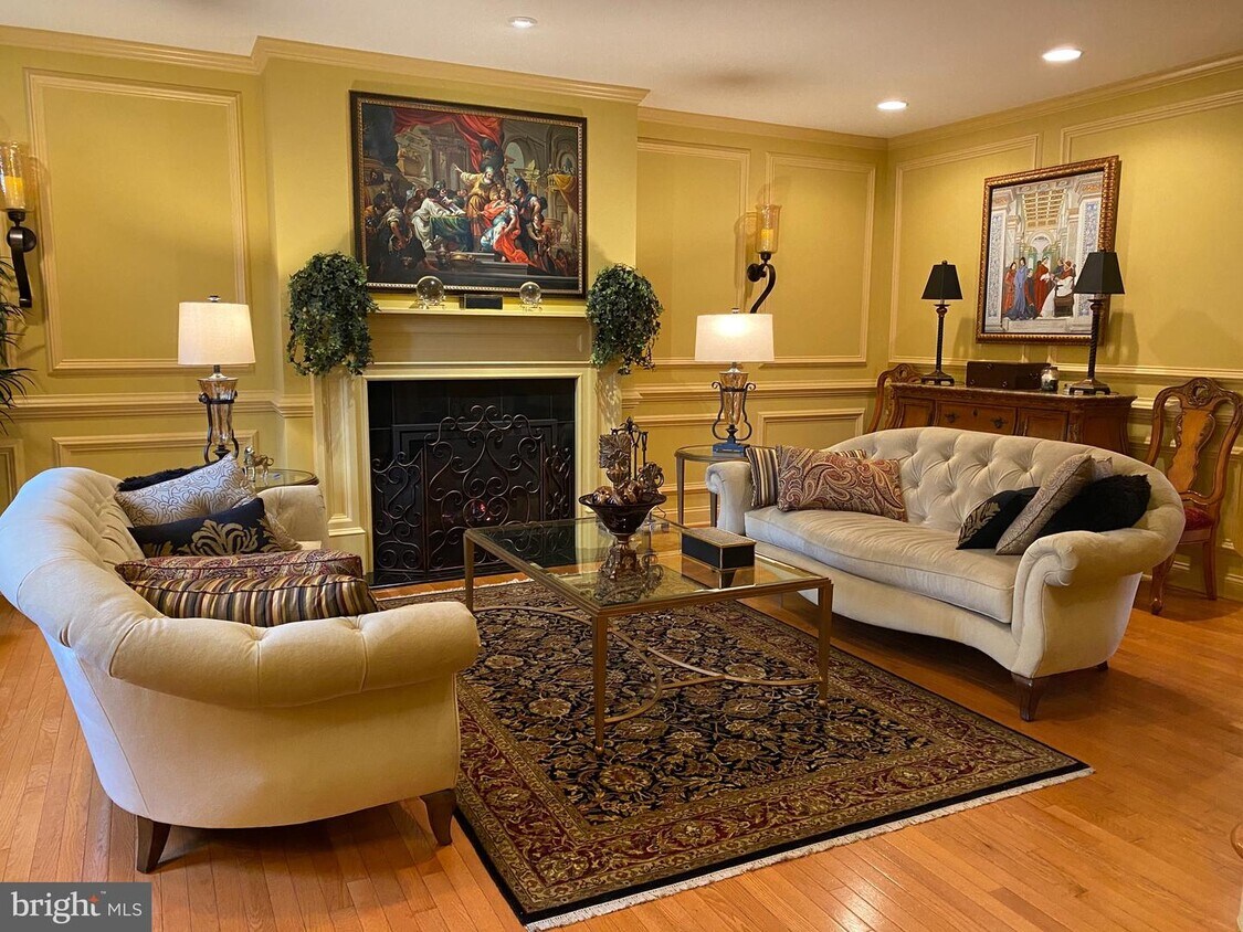 7 N Commerce Square, Robbinsville, NJ 08691 Townhome Rentals in