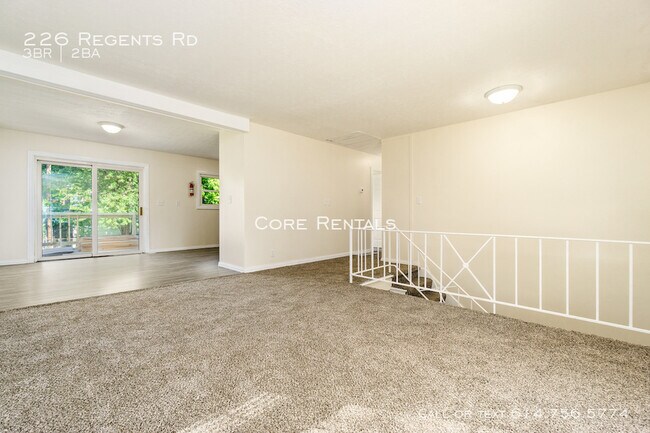 Building Photo - 226 Regents Rd