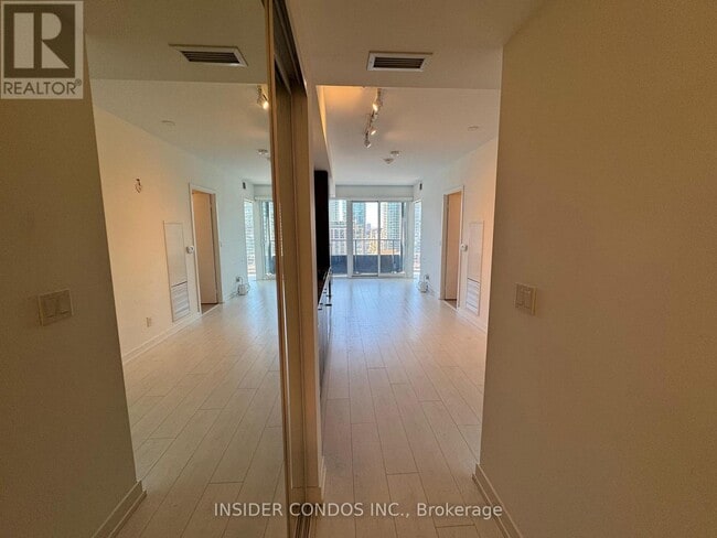 Building Photo - 19 Western Battery Rd