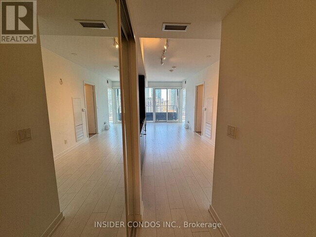 Photo du bâtiment - 19 Western Battery Rd