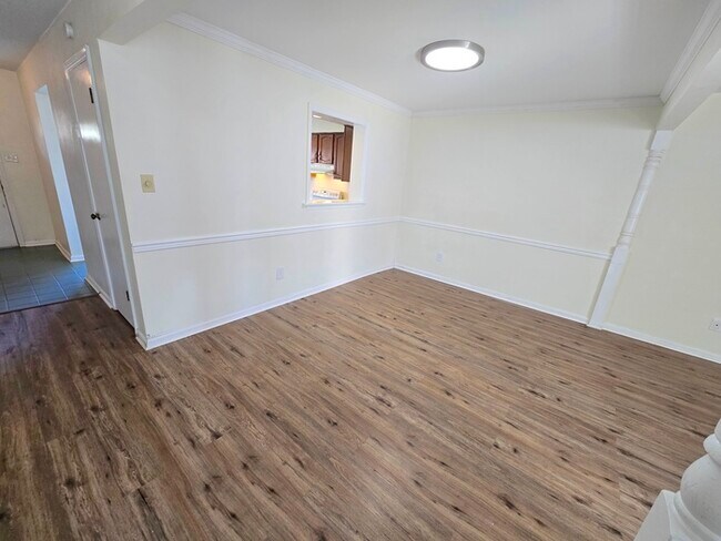 Foto del edificio - 5221 Johnstown Ln