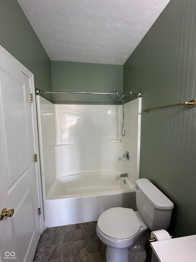 Building Photo - 549 N Belmont Ave