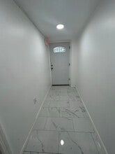 Building Photo - 94 Eaton Pl