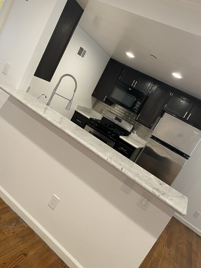 Kitchen - 1116 E Palmer Ave