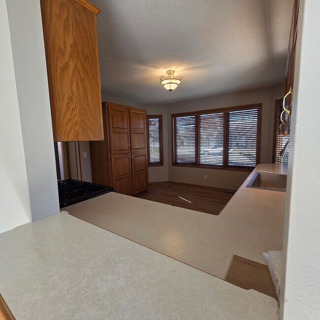 Foto del edificio - 9231 Queens Garden N