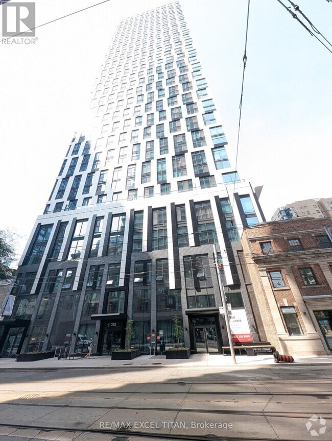 Building Photo - 252-5252 Church St