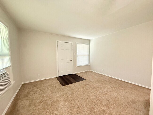 Foto del edificio - Adorable 2/1 Cottage near Downtown Lake Ja...