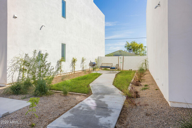 Building Photo - 6610 N 16th St