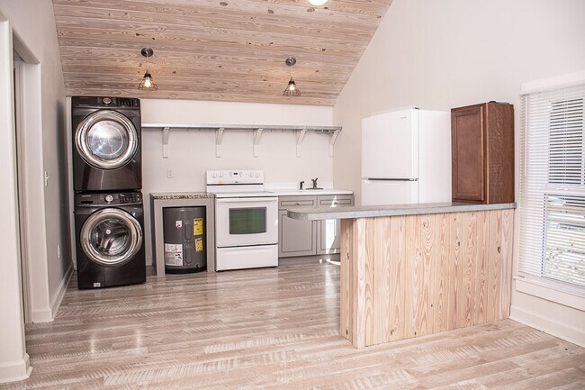 Foto del edificio - 452 N Spring St