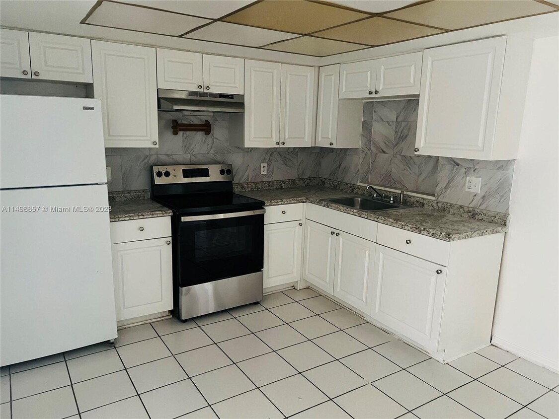 6237 Polk St Unit 2, Hollywood, FL 33024 Apartment for Rent in