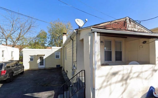 Building Photo - 719 Mill St