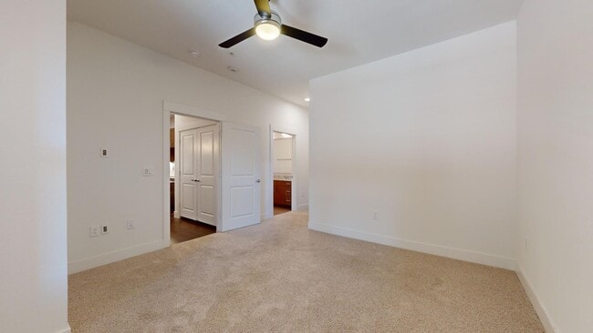 Interior Photo - Griffis Oak Lawn