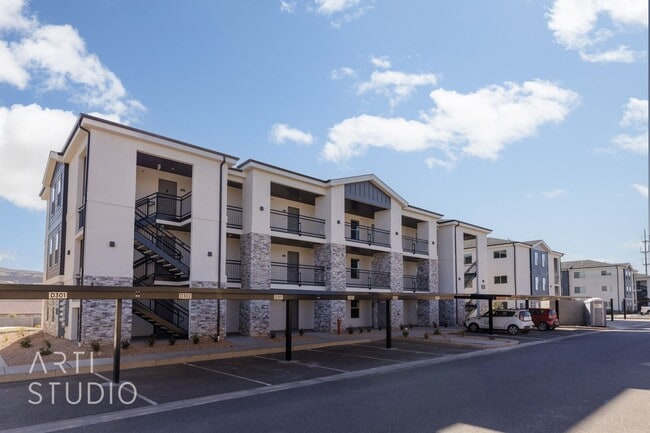 Building Photo - Brand New  2 Bedroom, 1 Bathroom Condo in Red Vista Condominiums