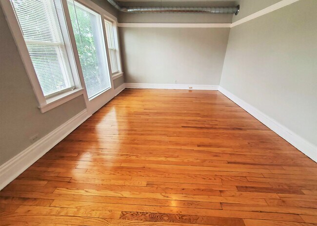 Foto del edificio - 4239 N Lincoln Ave