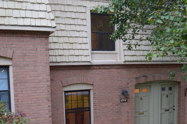 Primary Photo - 642 Carriage Cir