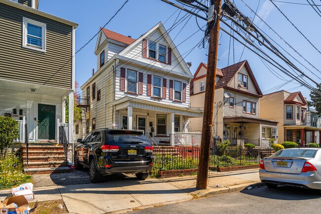 Foto del edificio - 69 Marion Ave