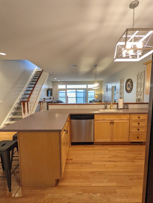 Foto del edificio - 1465 E Lakeshore Dr