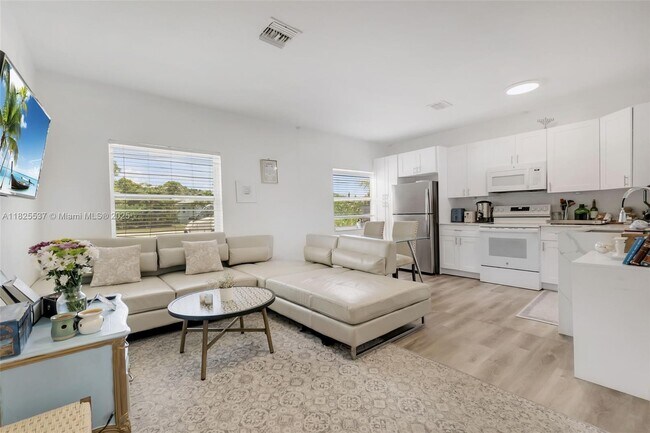 Foto del edificio - 754 NE 36th St