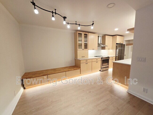 Building Photo - 163 Brooke Castle Dr