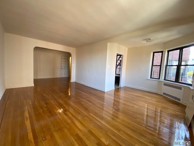 Foto del edificio - 72-36 112th St