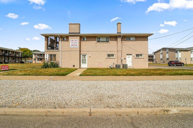 Foto del edificio - 560 Harrison Blvd