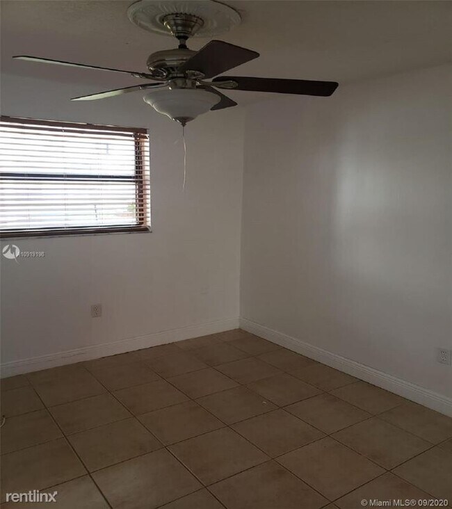 Foto del edificio - 8425 NW 8th St