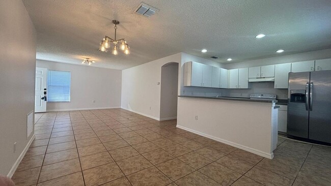 Building Photo - Nice 4 bedroom home in Kissimmee
