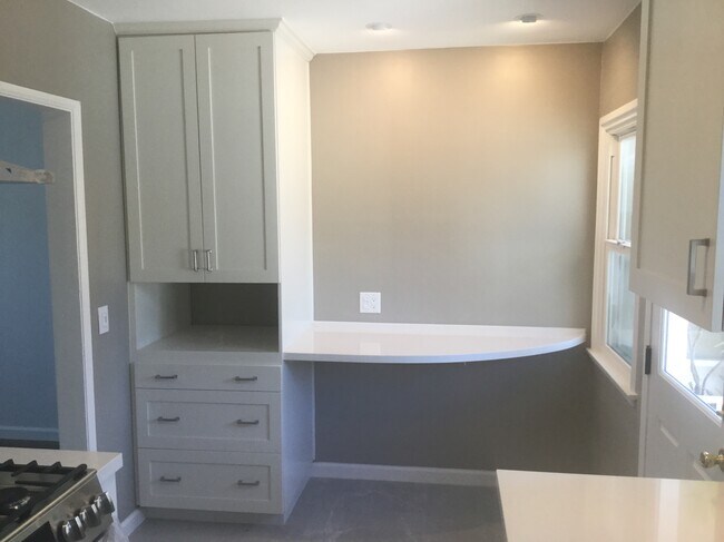 All purpose floating countertop - 3348 Helms Ave