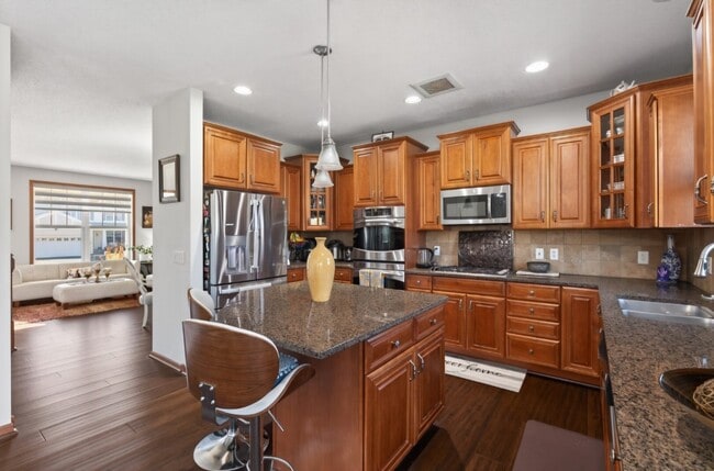 Building Photo - 15275 Plumstone Dr