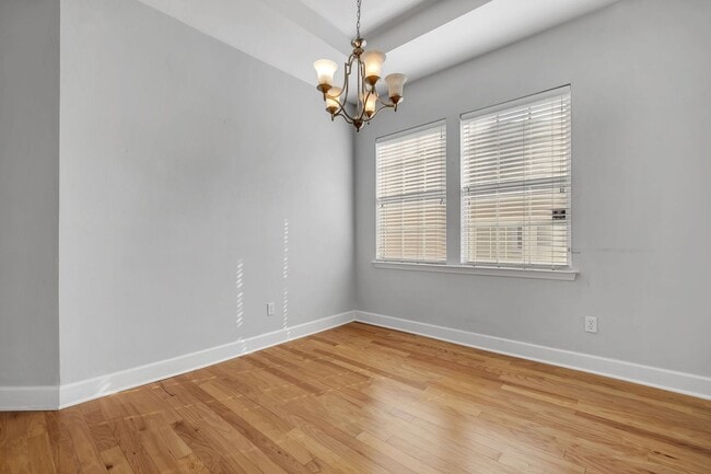 Building Photo - Townhome with Garage Near the Parkway