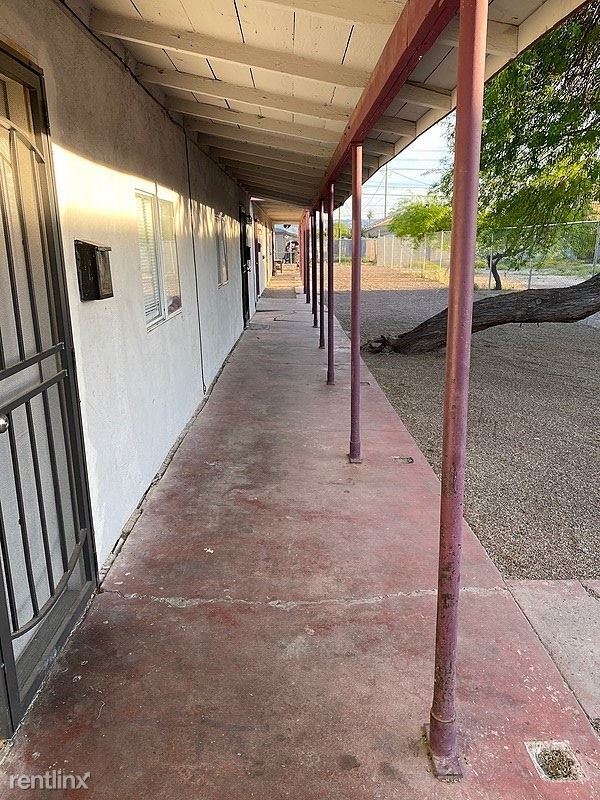 Foto del edificio - 2231 E Taylor St