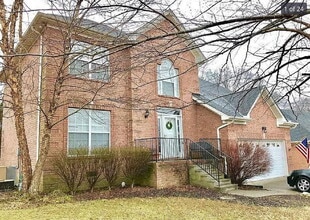 Building Photo - 156 Walton Trce S