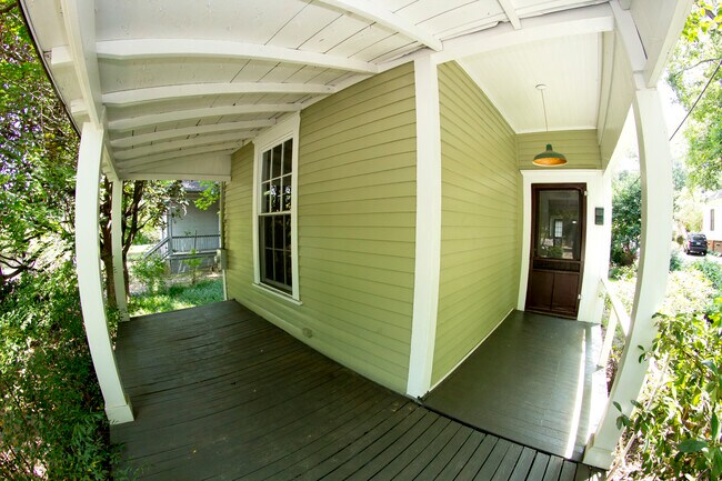 Foto del edificio - 420 Hiawassee Ave