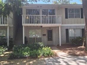Building Photo - 98 Mallery St